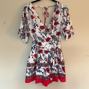 Floral Romper | Trixxi | Small | V Neck Ref/white